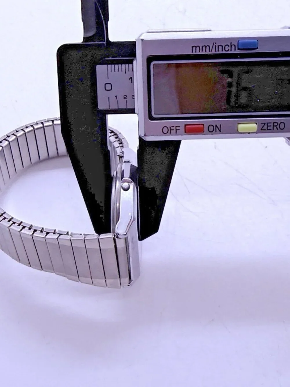 Timex Digital Quartz Lithium Silver Tone Watch Stretch Bracelet Stainless Steel